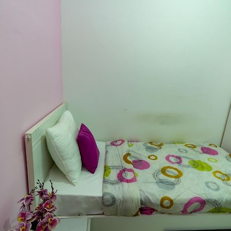 Nice Single Rooms For "Girls" Only In Dubai, Marina Bagian luar foto