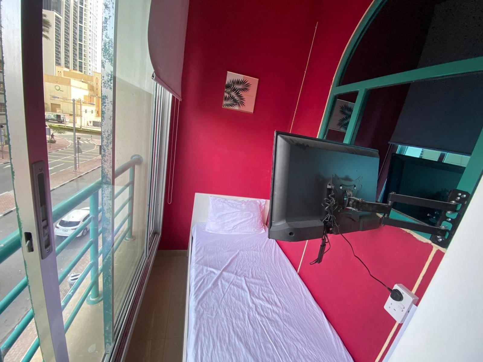 Nice Single Rooms For "Girls" Only In Dubai, Marina Bagian luar foto