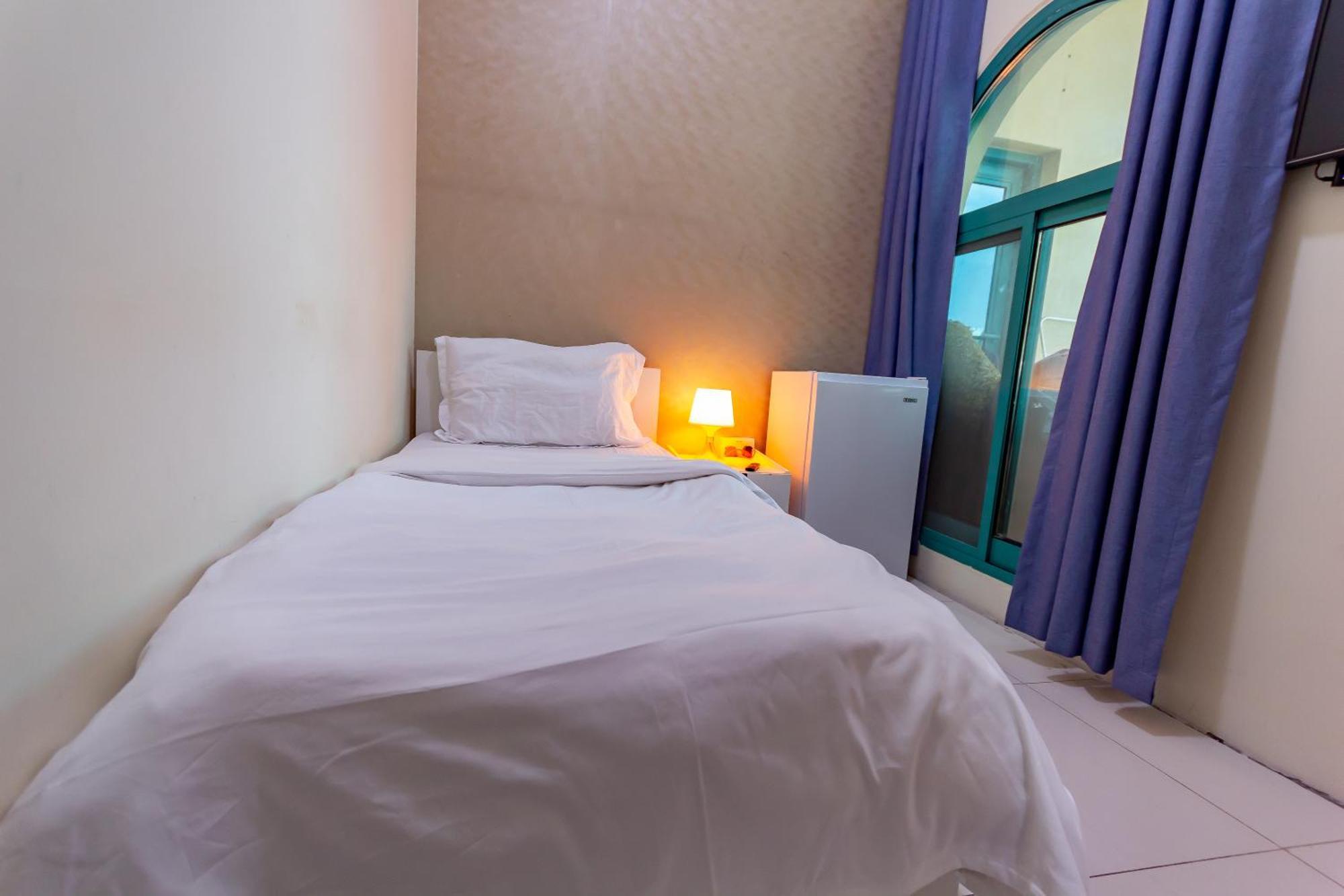Nice Single Rooms For "Girls" Only In Dubai, Marina Bagian luar foto
