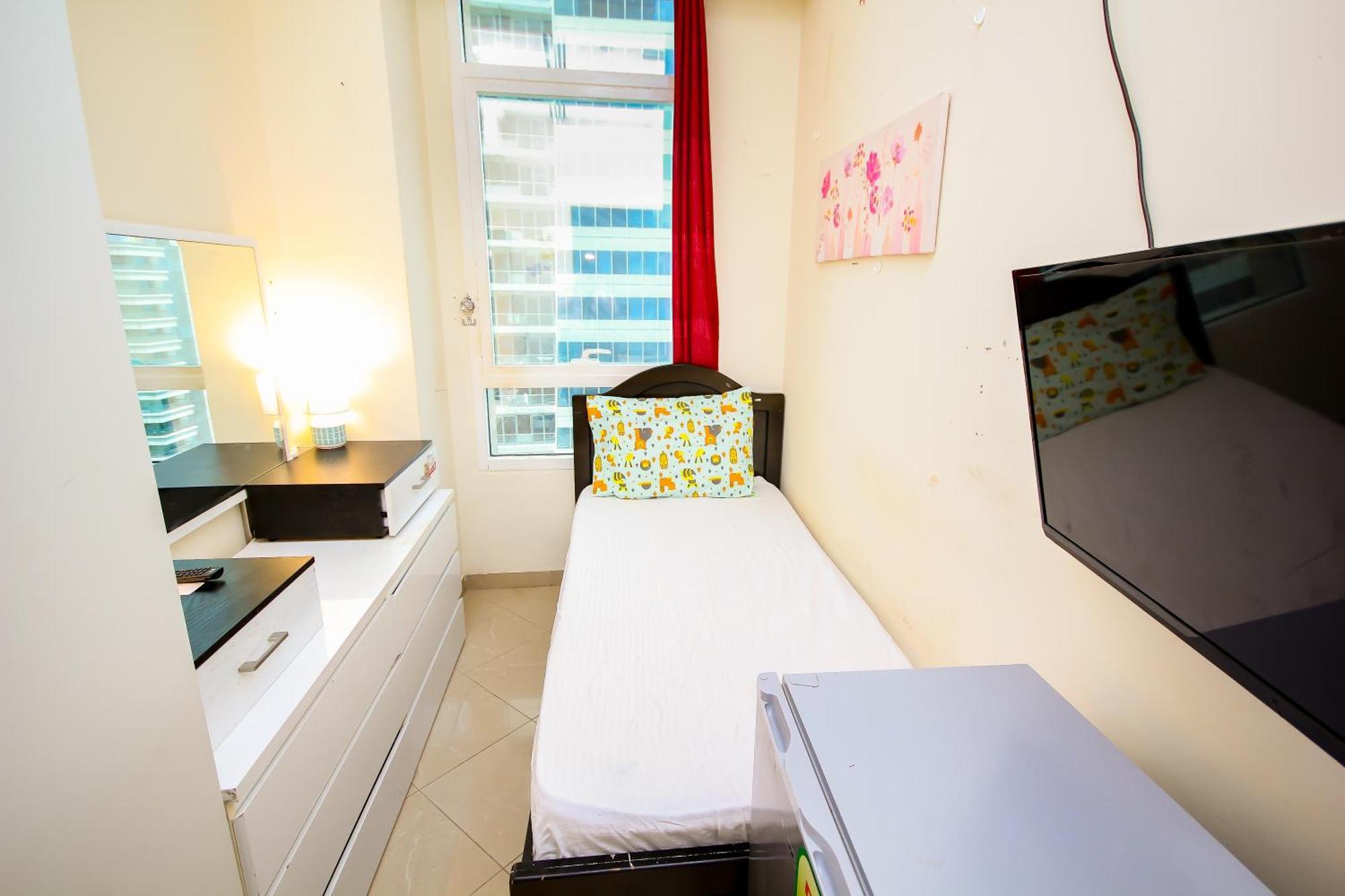 Nice Single Rooms For "Girls" Only In Dubai, Marina Bagian luar foto