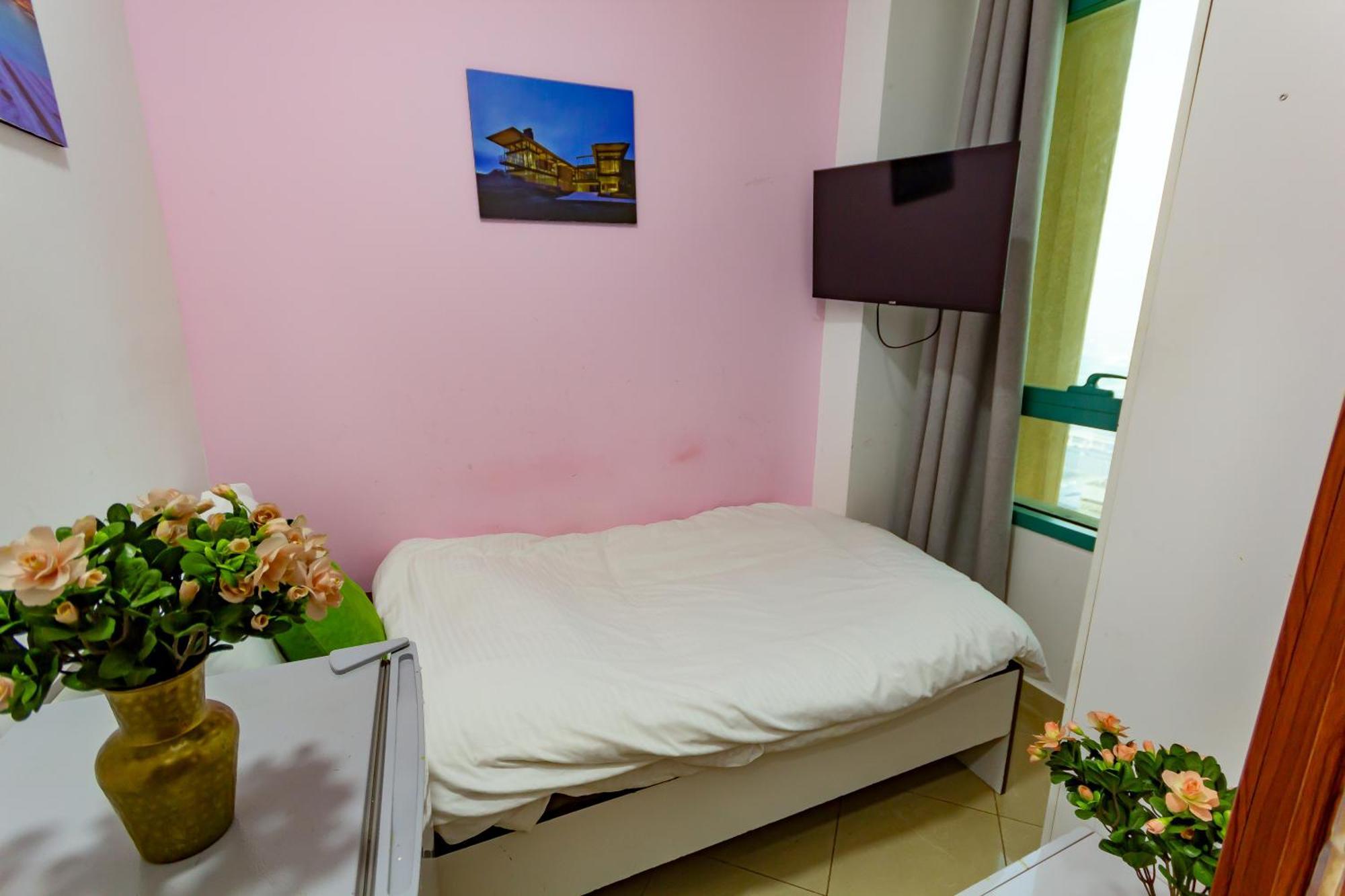 Nice Single Rooms For "Girls" Only In Dubai, Marina Bagian luar foto