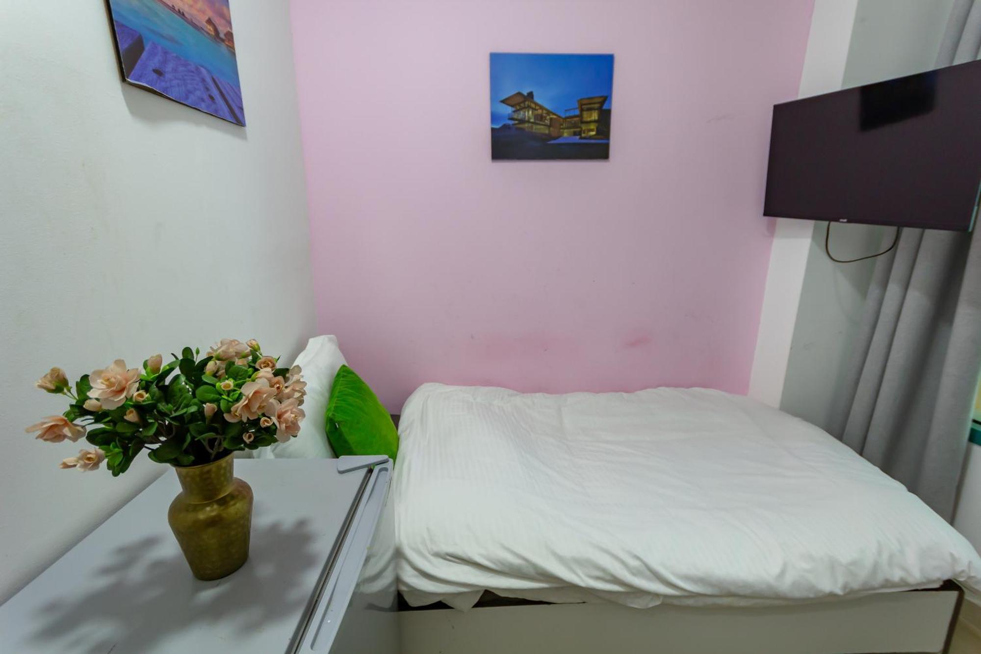 Nice Single Rooms For "Girls" Only In Dubai, Marina Bagian luar foto