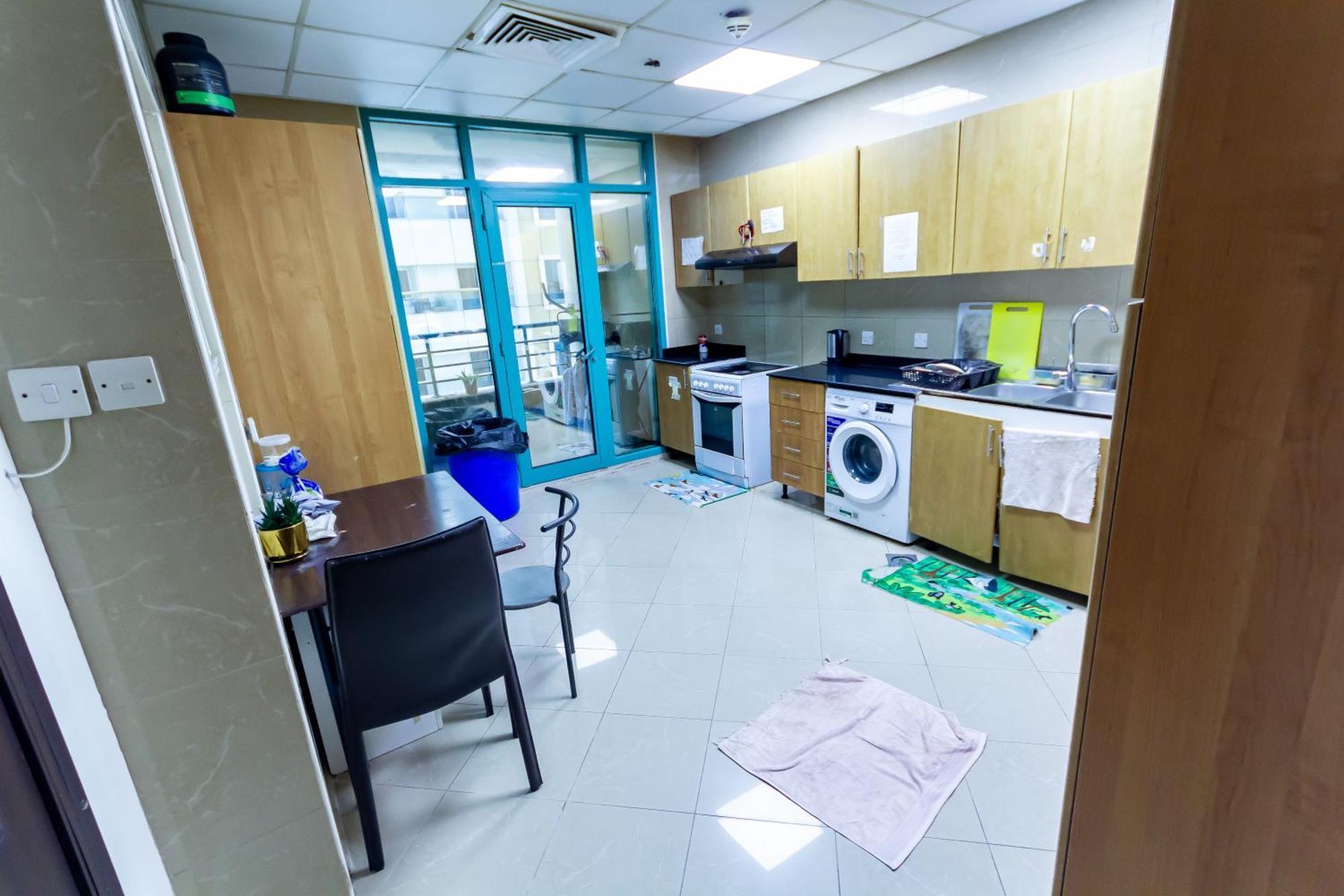 Nice Single Rooms For "Girls" Only In Dubai, Marina Bagian luar foto