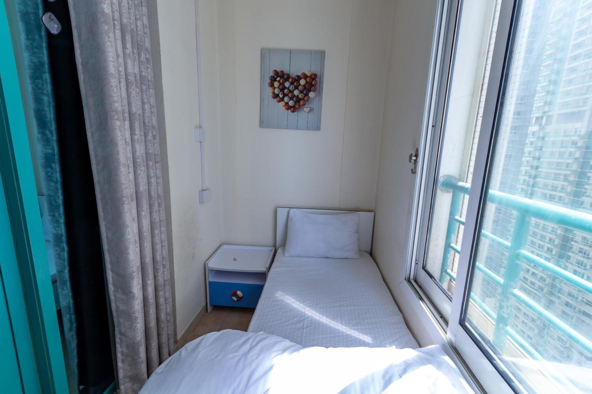 Nice Single Rooms For "Girls" Only In Dubai, Marina Bagian luar foto