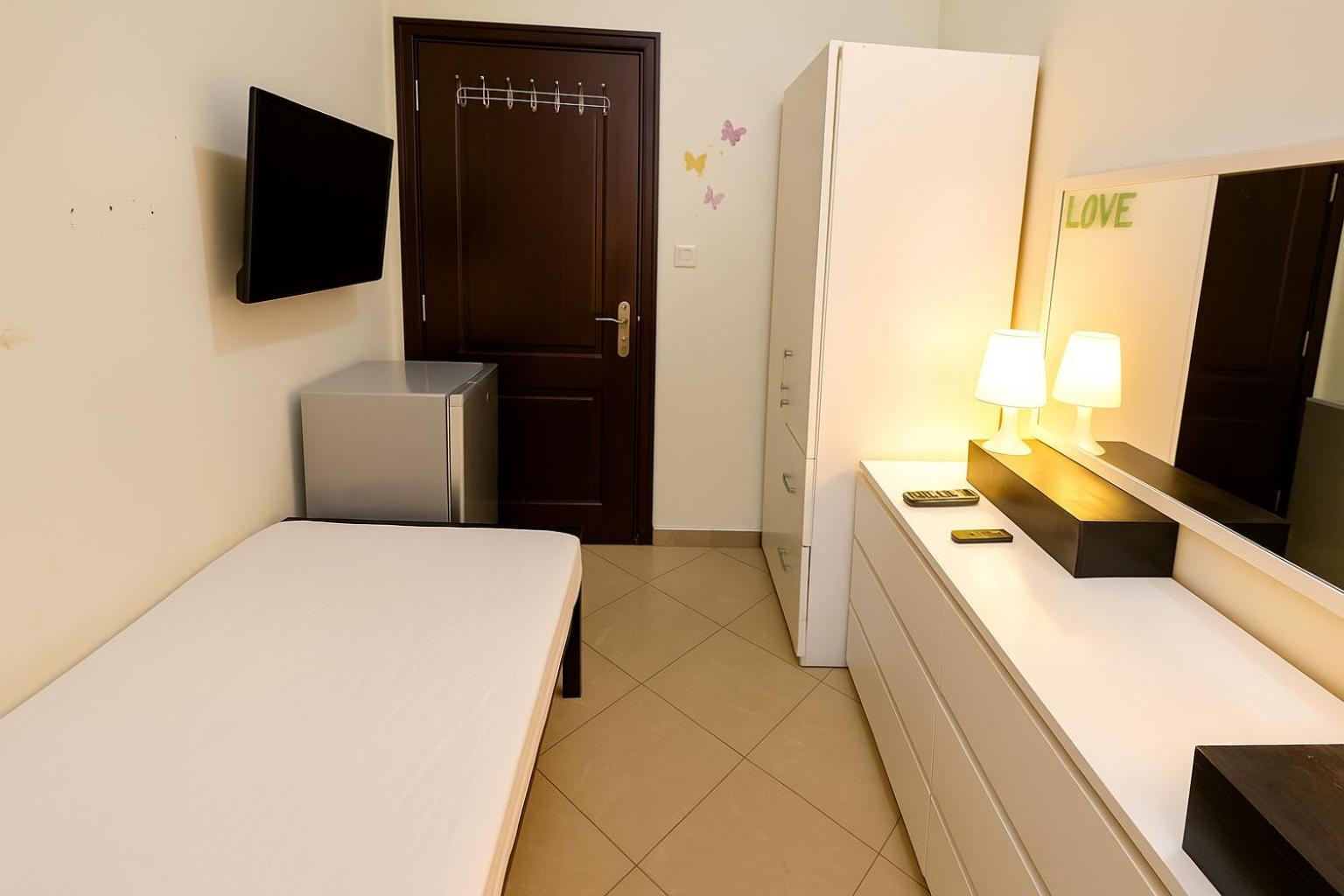 Nice Single Rooms For "Girls" Only In Dubai, Marina Bagian luar foto